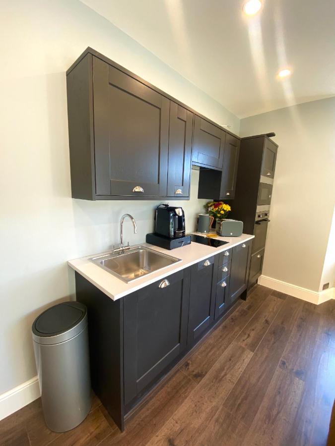 3 West End Boutique Apartment 鲍内斯温德米尔 外观 照片