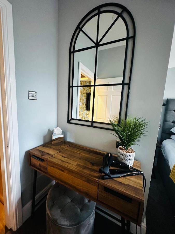 3 West End Boutique Apartment 鲍内斯温德米尔 外观 照片